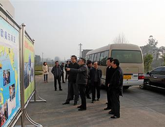 省委、省政府經(jīng)濟(jì)工作督查組到藍(lán)雁新長(zhǎng)征藥業(yè)園區(qū)進(jìn)行督查調(diào)研